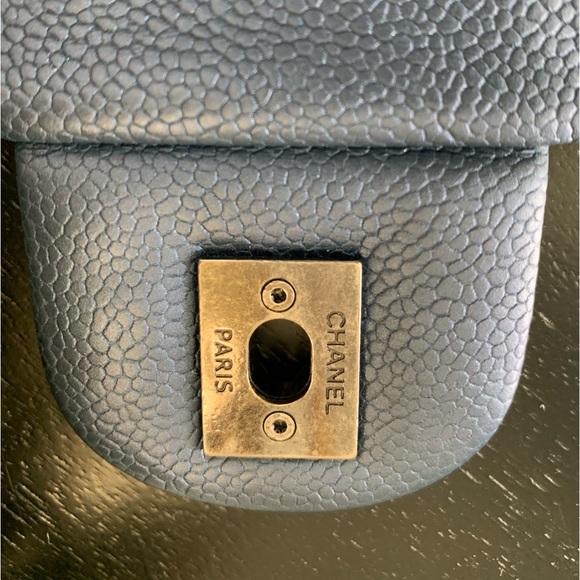 CHANEL Iridescent Caviar Quilted - Picture 12 of 13